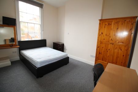 8 Bed Student Accommodation - Photo 4