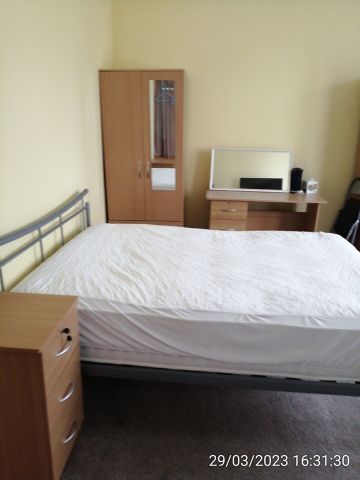 Room in a Shared House, Thorold Road, IG1 - Photo 3