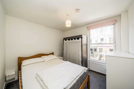 St Lukes Mews, North Kensington, W11, London - Photo 3