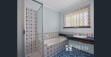 Lovely home in sought after Kangaroo Flat - Photo 4