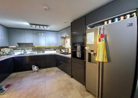 3 Bed Flat, St. Georges Grove, SW17 - Photo 2