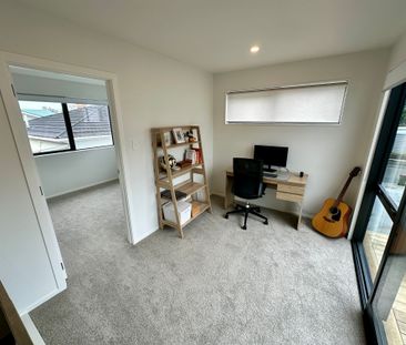 Three Bedroom Point Chevalier - Photo 1