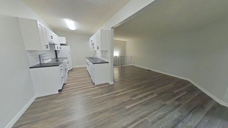 6010B 58A Street - Photo 2