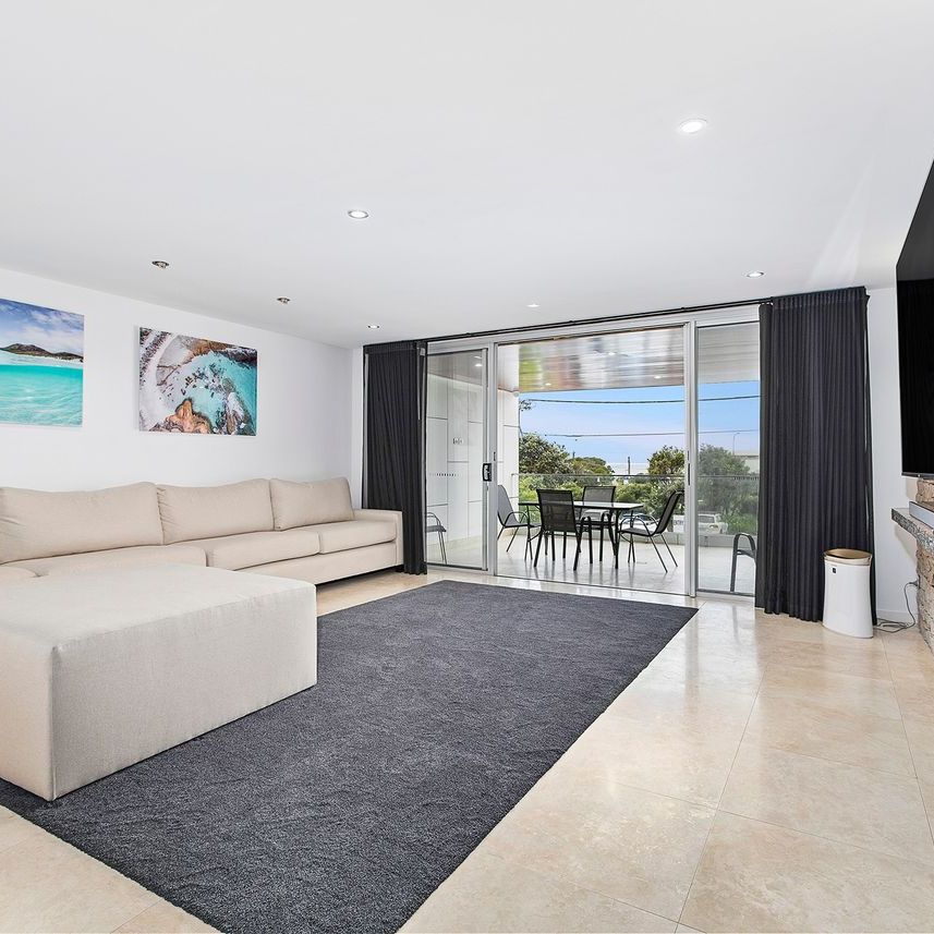 Fully Furnished 3-bedroom Unit - Photo 1