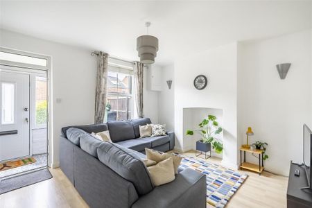 2 bedroom terraced house to rent - Photo 2