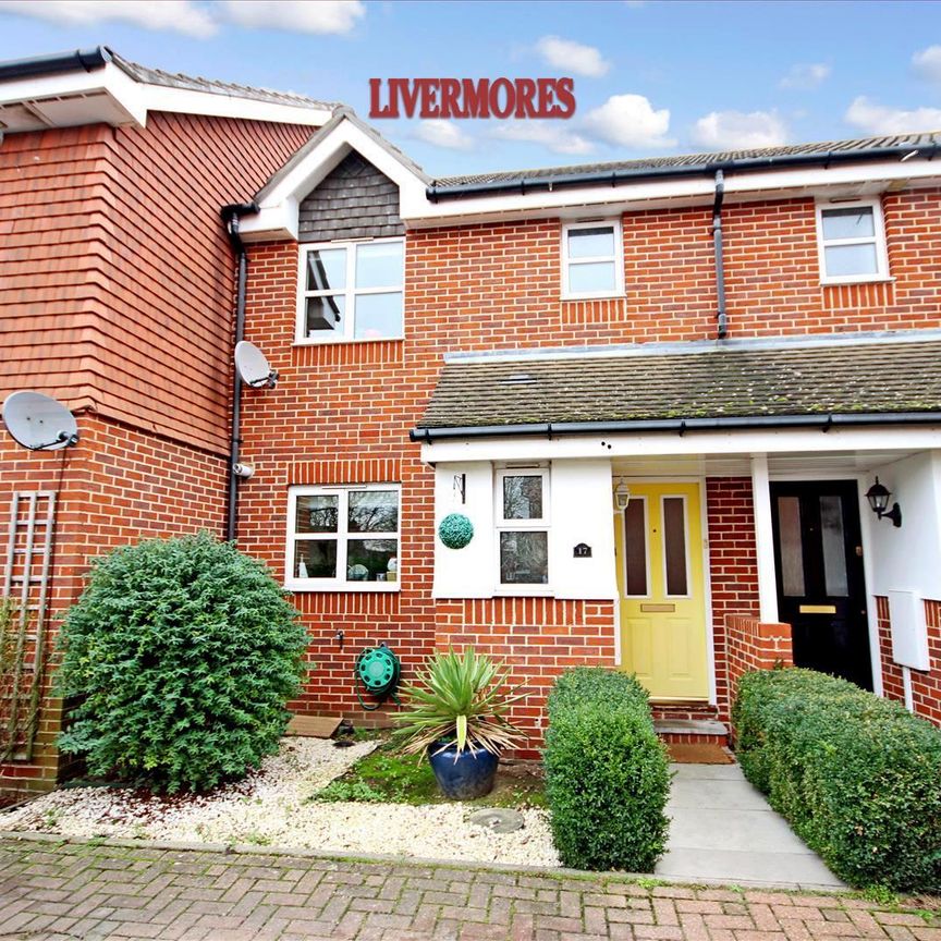 2 bedroom End Terraced to let - Photo 1