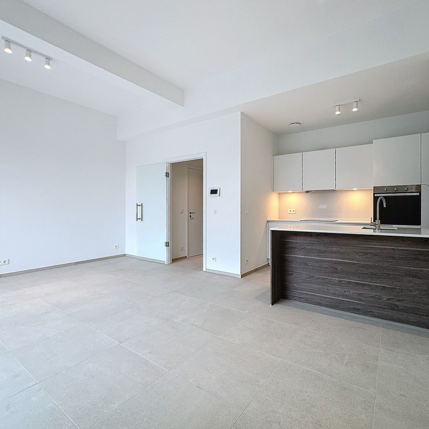 Flat - for rent - Photo 1