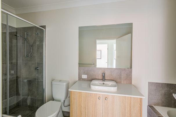 Large 2 Bedroom Duplex! - Photo 1