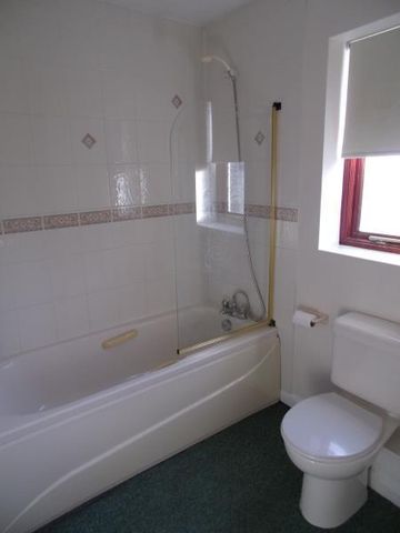 2 bedroom detached bungalow to rent - Photo 2