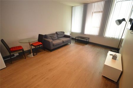 1 bedroom flat to rent - Photo 2
