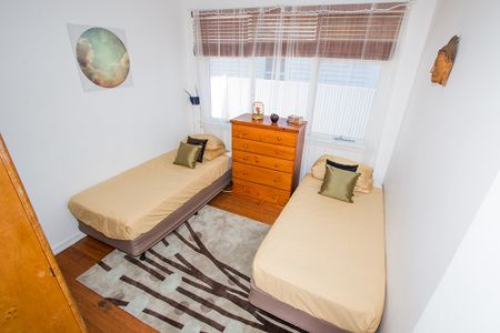 FANTASTIC SEVEN BEDROOM HOUSE. - Photo 4