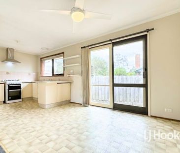 10 Sue Court, Hampton Park VIC - Photo 4