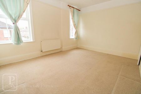 2 bedroom maisonette to rent - Photo 3