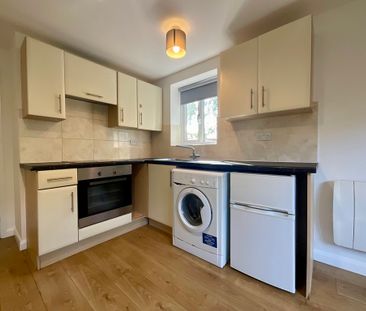 2 bedroom Ground Floor Flat to let - Photo 3
