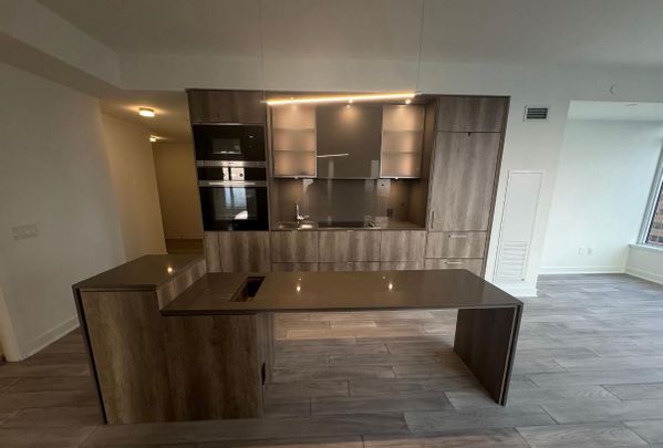 For Lease - 11 Yorkville Avenue Unit# 3409, Toronto, Ontario - Photo 1