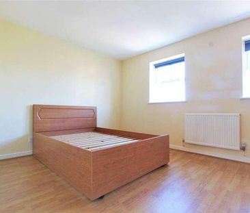 Chamberlayne Avenue, Wembley, HA9 - Photo 3