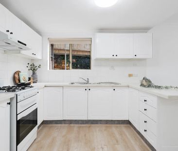 Three Bedroom Townhouse In Exclusive Boutique Complex - Photo 2