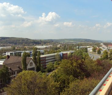 Geräumige 3-Raum-Wohnung mit Badewanne, großem Balkon und tollem Au... - Photo 1