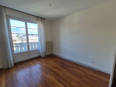 CHAMBERY CENTRE Beau T4 de 105 m² – ref 137 - Photo 3