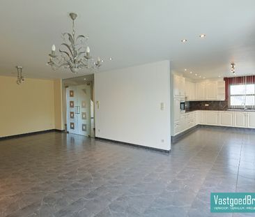 Instapklaar appartement met 3 slaapkamers en terras in hartje Zwalm - Photo 4