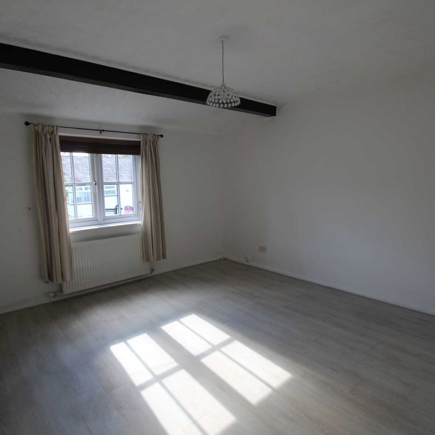 Price £1,050 pcm - Available 20/07/2026 - Unfurnished - Photo 1