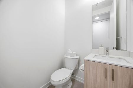For Lease - 5 Red Squirrel Lane Unit# 105, Richmond Hill, Ontario - Photo 2