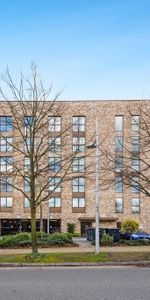 3 bedroom flat to rent - Photo 4