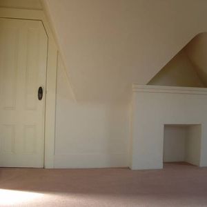 Bachelor- large, bright top floor apartment. Util incl Nov 1st - Photo 2