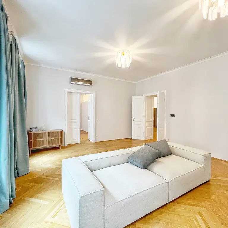 NEU - Сharmante kernsanierte Altbauwohnung Fußläufig zum 1. Bezirk - Photo 1