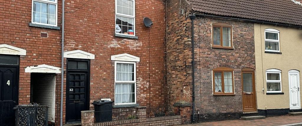 3 bedroom terraced house to rent - Photo 1