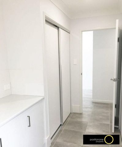 Coastal Living in Thorneside – Spacious Family Home Near the Water - Photo 4