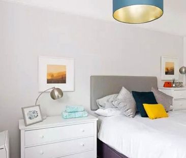 2 bedroom flat to rent - Photo 4
