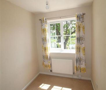 3 bedroom end of terrace house to rent - Photo 3