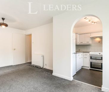 2 bedroom apartment to rent Canons Close, Reigate, RH2 - Photo 1