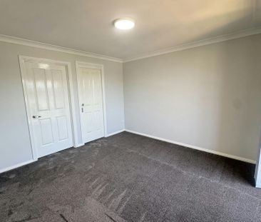 CONTEMPORARY DUPLEX IN HIGHLY DESIRED LOCATION - Photo 5