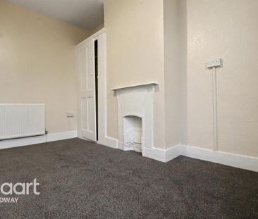 4 bedroom terraced house to rent - Photo 5