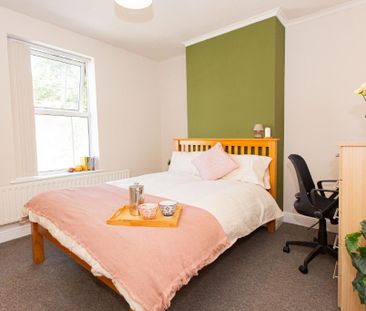 5 bedroom detached house to rent - Photo 4