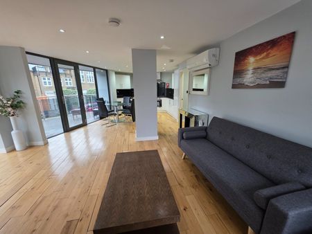 2 Bed Flat, Creative House, SW8 - Photo 3