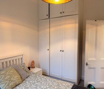 2 Bed Flat, London, W14 - Photo 4