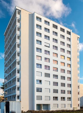 Wohnen mit Weitblick: Attraktive Wohnung im obersten Stock - Photo 2