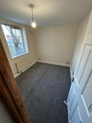Room in a Shared House, Staple Hill Road, BS16 - Photo 1