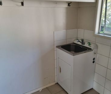 Sunny deck near Sunnyvale station - Photo 5