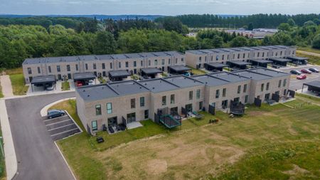 Indflytningsklart rækkehus med god indretning - Photo 4