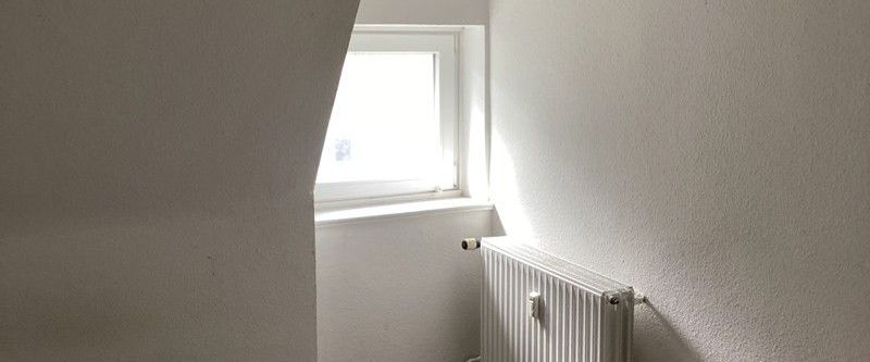 Lust auf Veränderung? Günstige 2-Zimmer-Wohnung im Dachgeschoss - Photo 1