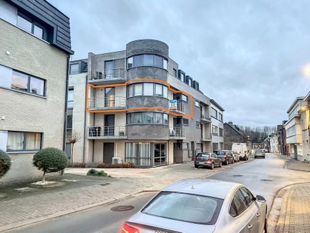 Ruim appartement dichtbij het station van Denderleeuw - Foto 3