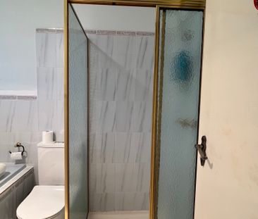 Glen Waverley - Photo 1