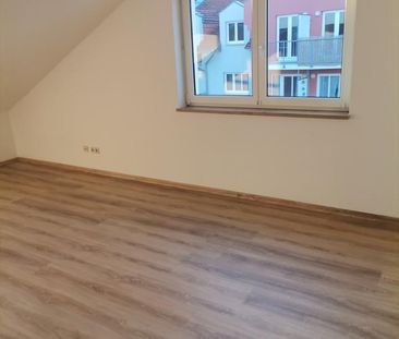 2-Zimmer-DG-Wohnung, sehr hell und mit separater Küche - Photo 3