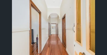 Character Cottage - Great Location - Photo 2