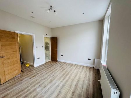 3 bedroom maisonette to rent - Photo 2