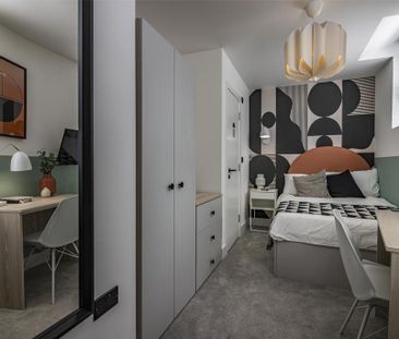 4 bedroom flat to rent - Photo 1